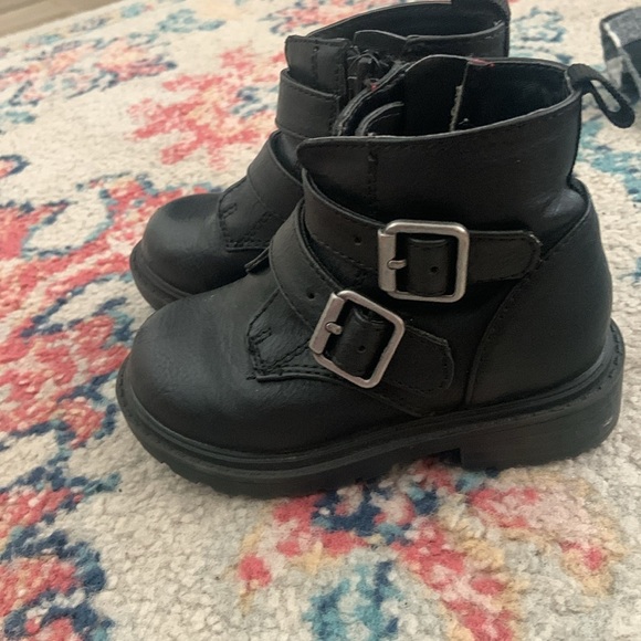 Great Assorted lot of Girls Toddler clothes and shoes!! - Picture 11 of 16